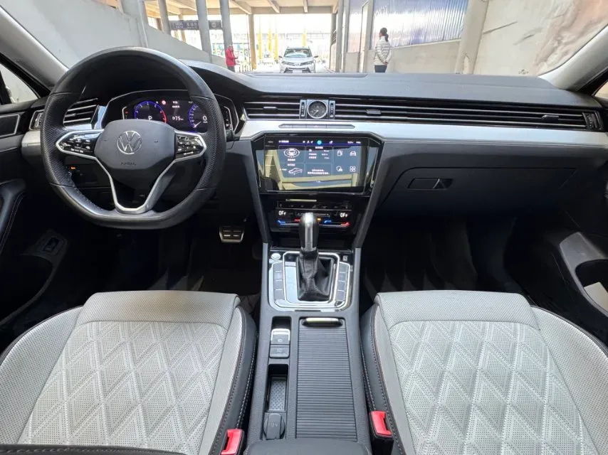 2023 Volkswagen Magotan 2.0T 186HP L4 7DCT,autocango,china used car exporter,china ev exporter,chinese used car exporter,chinese used ev exporter