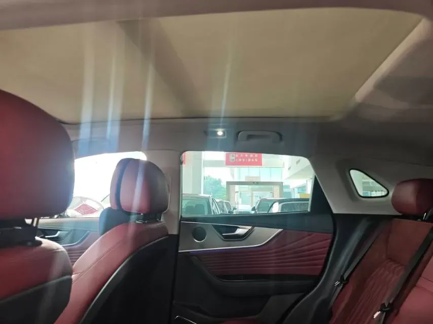 2025 HongQi HS5 2.0T 252HP L4 8AT,autocango,china used car exporter,china ev exporter,chinese used car exporter,chinese used ev exporter