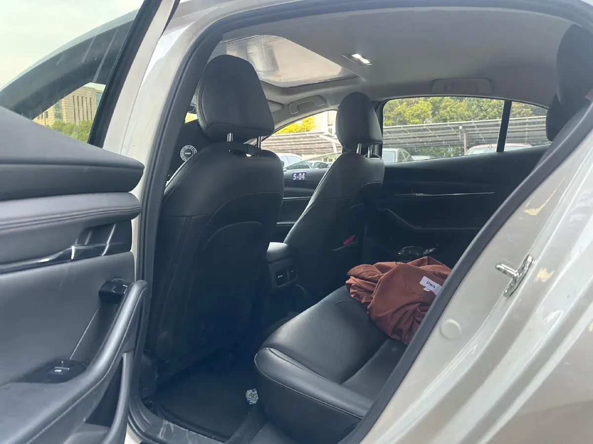 2022 Mazda 3 Axela 2.0L 158HP L4 6AT,autocango,china used car exporter,china ev exporter,chinese used car exporter,chinese used ev exporter