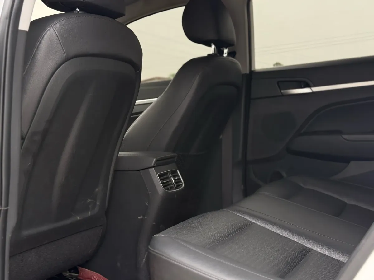 2016 Hyundai Elantra 1.6L 130HP L4 6AT,autocango,china used car exporter,china ev exporter,chinese used car exporter,chinese used ev exporter