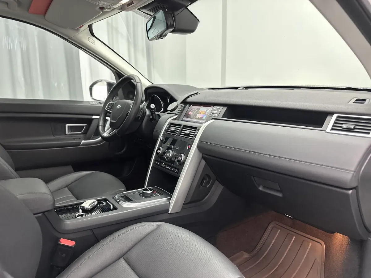 2018 Land Rover Discovery Sport 2.0T 241HP L4 9AT,autocango,china used car exporter,china ev exporter,chinese used car exporter,chinese used ev exporter