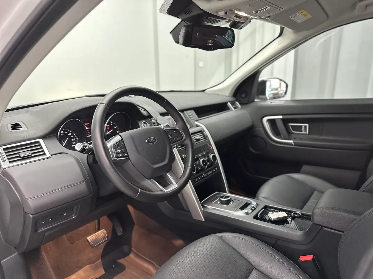 2018 Land Rover Discovery Sport 2.0T 241HP L4 9AT,autocango,china used car exporter,china ev exporter,chinese used car exporter,chinese used ev exporter