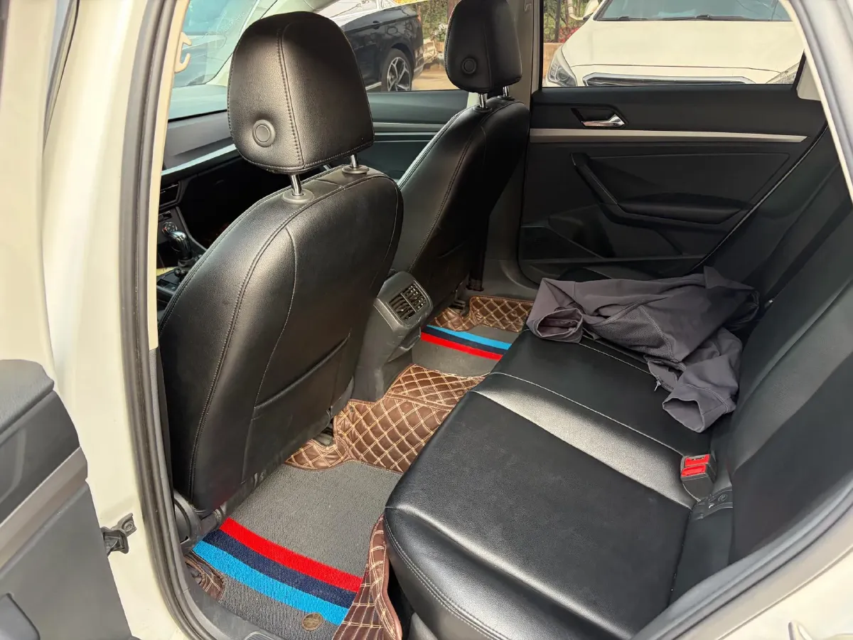 2018 Landwind XiaoYao 1.5T 163HP L4 CVT,autocango,china used car exporter,china ev exporter,chinese used car exporter,chinese used ev exporter