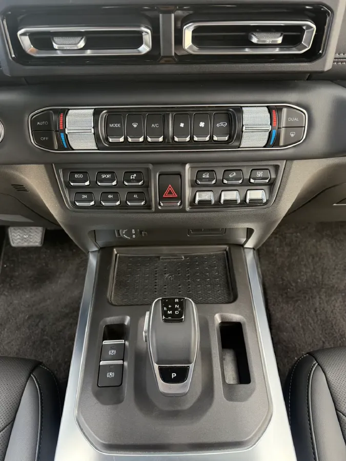 2024 212 212 T01 2.0T 252HP L4 8AT,autocango,china used car exporter,china ev exporter,chinese used car exporter,chinese used ev exporter