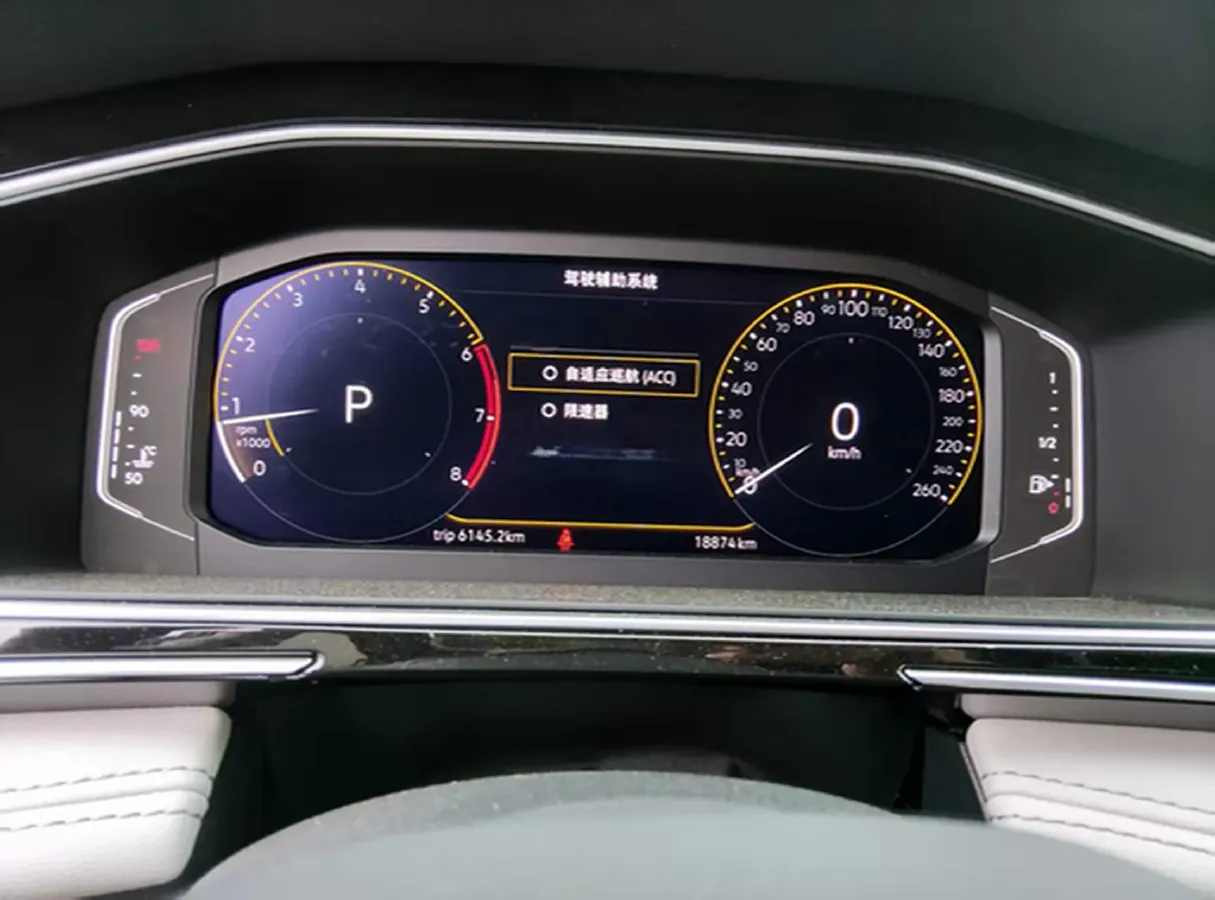 2024 Volkswagen Tiguan L 2.0T 186HP L4 7DCT,autocango,china used car exporter,china ev exporter,chinese used car exporter,chinese used ev exporter