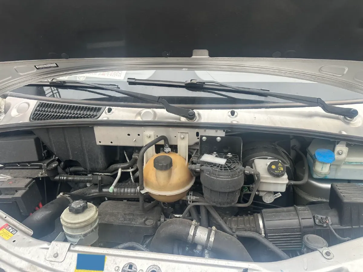 2023 MAXUS XinTu V80 2.0T 139HP L4 6MT,autocango,china used car exporter,china ev exporter,chinese used car exporter,chinese used ev exporter