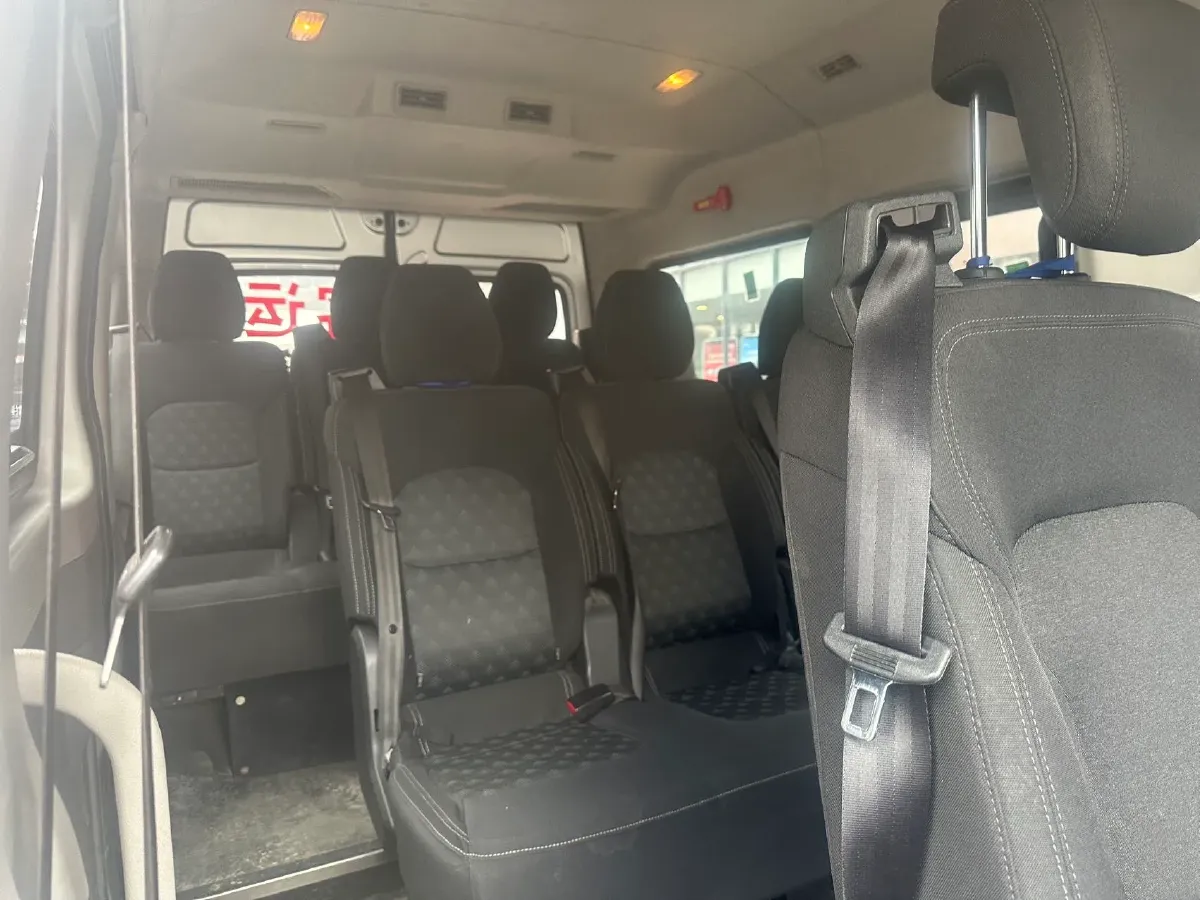 2023 MAXUS XinTu V80 2.0T 139HP L4 6MT,autocango,china used car exporter,china ev exporter,chinese used car exporter,chinese used ev exporter