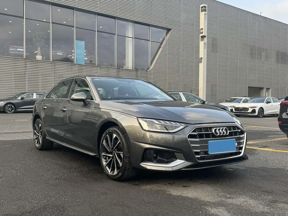 2022 Audi A4L 2.0T 190HP L4 7DCT,autocango,china used car exporter,china ev exporter,chinese used car exporter,chinese used ev exporter