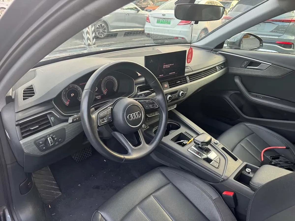 2022 Audi A4L 2.0T 190HP L4 7DCT,autocango,china used car exporter,china ev exporter,chinese used car exporter,chinese used ev exporter