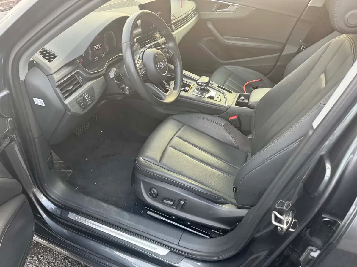 2022 Audi A4L 2.0T 190HP L4 7DCT,autocango,china used car exporter,china ev exporter,chinese used car exporter,chinese used ev exporter