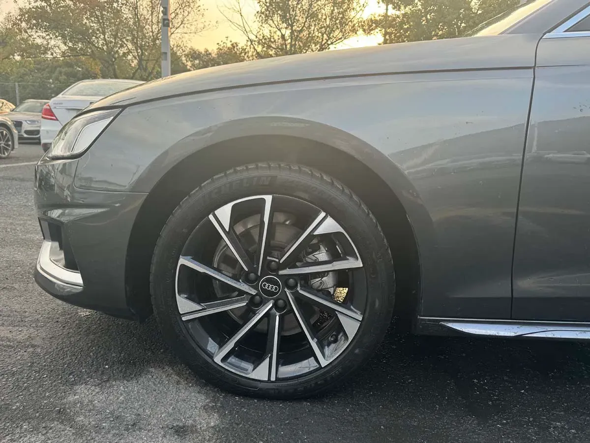 2022 Audi A4L 2.0T 190HP L4 7DCT,autocango,china used car exporter,china ev exporter,chinese used car exporter,chinese used ev exporter