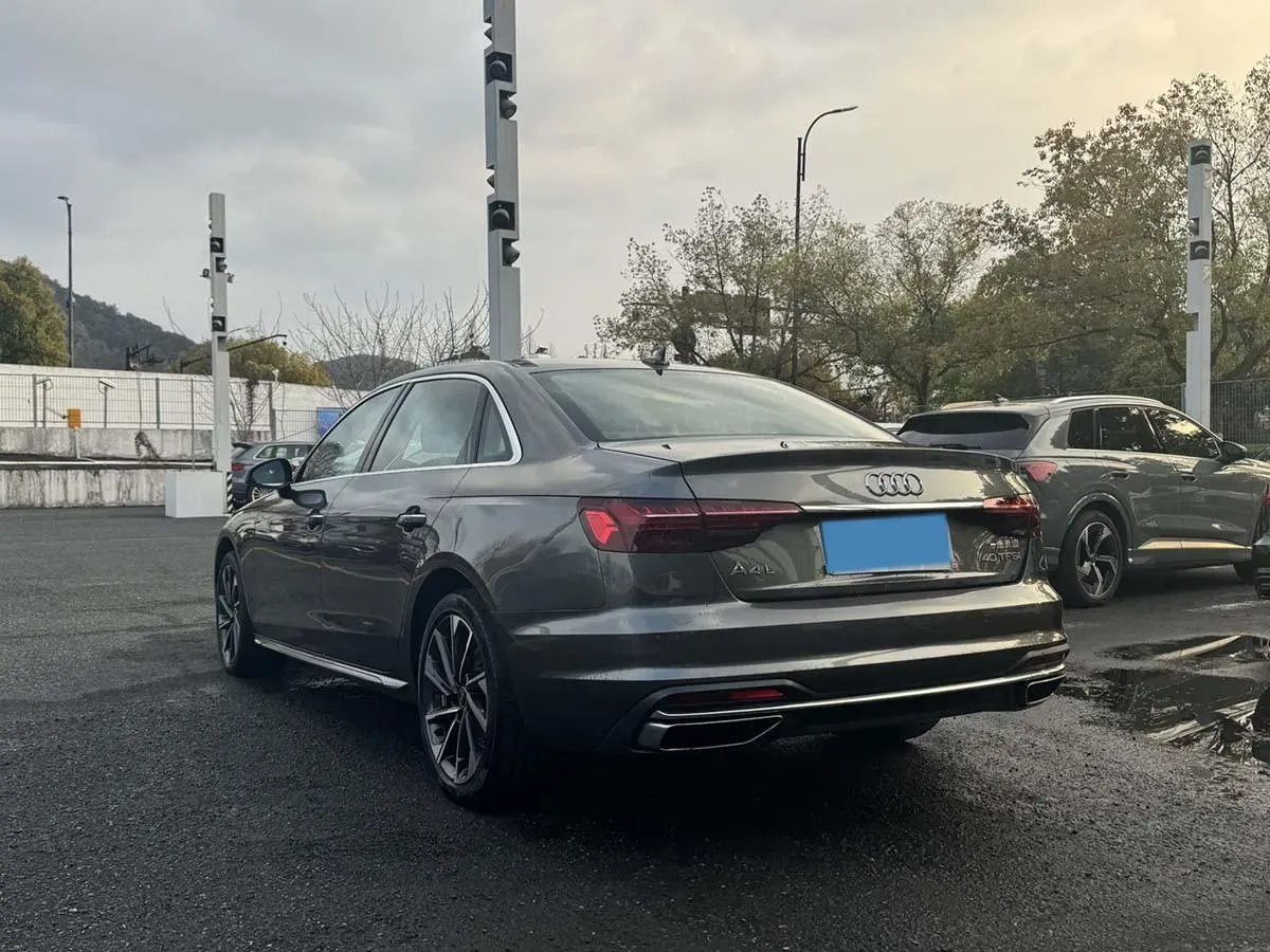 2022 Audi A4L 2.0T 190HP L4 7DCT,autocango,china used car exporter,china ev exporter,chinese used car exporter,chinese used ev exporter