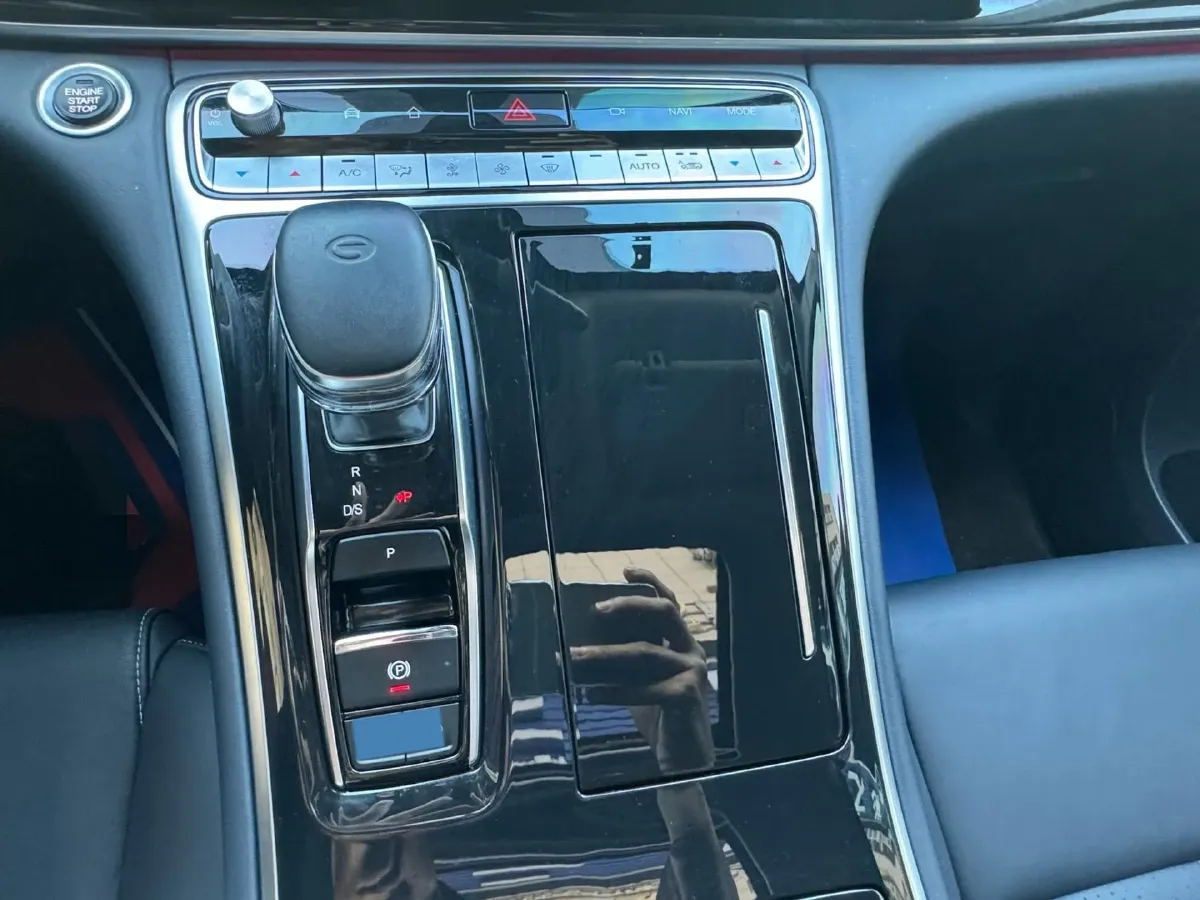 2021 GAC Trumpchi M8 2.0T 252HP L4 8AT,autocango,china used car exporter,china ev exporter,chinese used car exporter,chinese used ev exporter