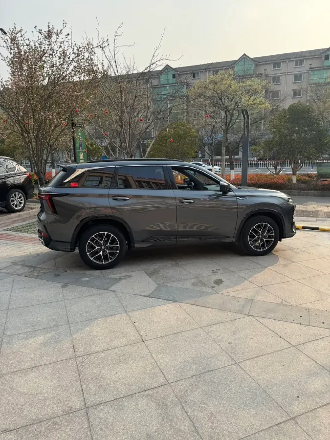 2024 ChangAn CS75 Plus 1.5T 188HP L4 8AT,autocango,china used car exporter,china ev exporter,chinese used car exporter,chinese used ev exporter