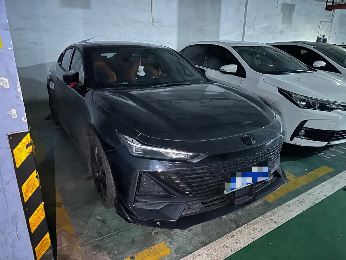 2023 ChangAn UNI-V 1.5T 188HP L4 7DCT,autocango,china used car exporter,china ev exporter,chinese used car exporter,chinese used ev exporter