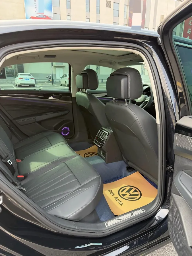 2025 Volkswagen Passat 2.0T 220HP L4 7DCT,autocango,china used car exporter,china ev exporter,chinese used car exporter,chinese used ev exporter