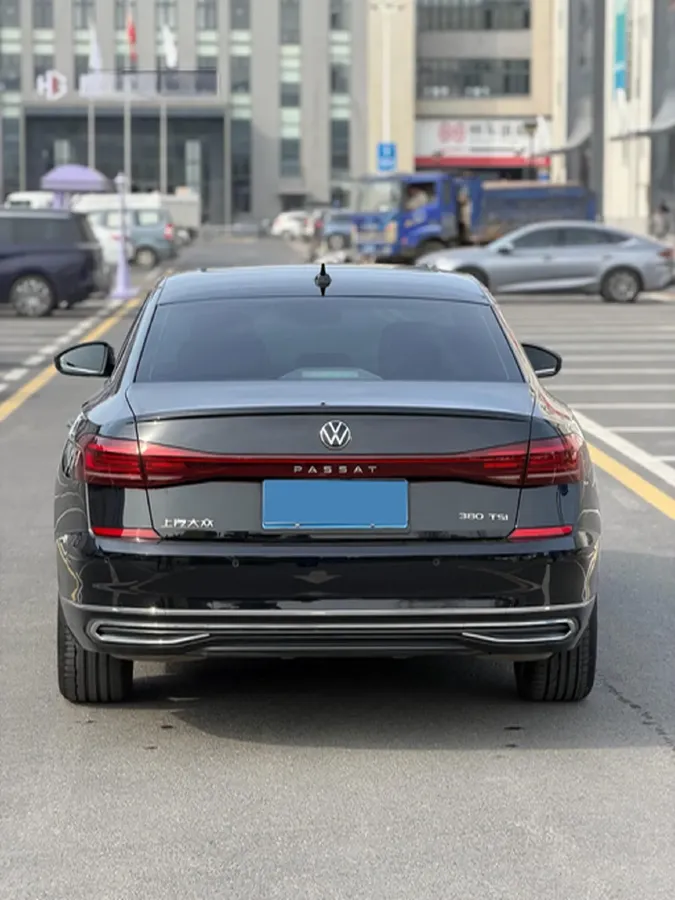 2025 Volkswagen Passat 2.0T 220HP L4 7DCT,autocango,china used car exporter,china ev exporter,chinese used car exporter,chinese used ev exporter
