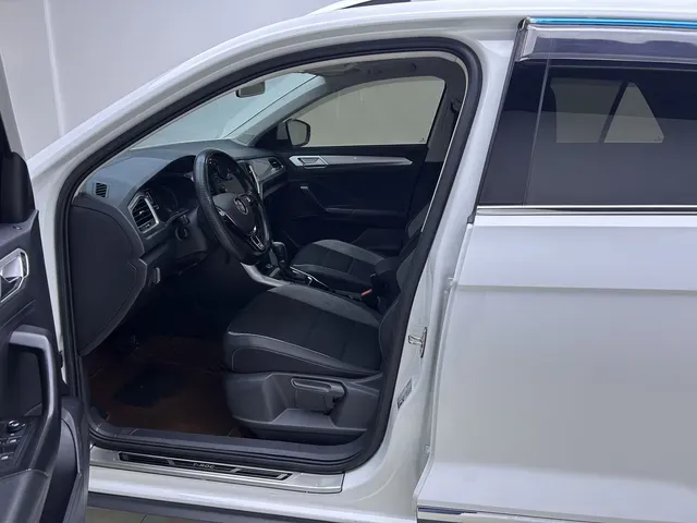 2020 Volkswagen T-Roc 1.4T 131HP L4 7DCT,autocango,china used car exporter,china ev exporter,chinese used car exporter,chinese used ev exporter