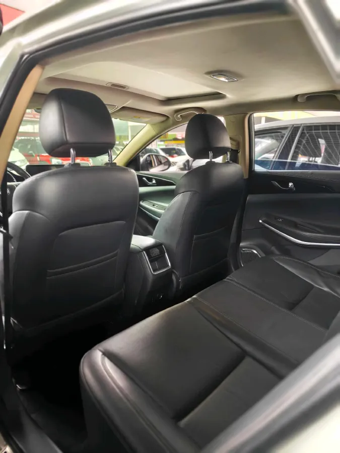 2020 ChangAn Raeton CC 1.5T 156HP L4 6AT,autocango,china used car exporter,china ev exporter,chinese used car exporter,chinese used ev exporter