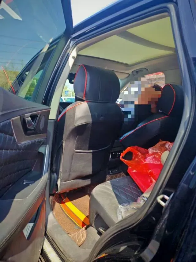 2022 HongQi HS5 2.0T 224HP L4 6AT,autocango,china used car exporter,china ev exporter,chinese used car exporter,chinese used ev exporter