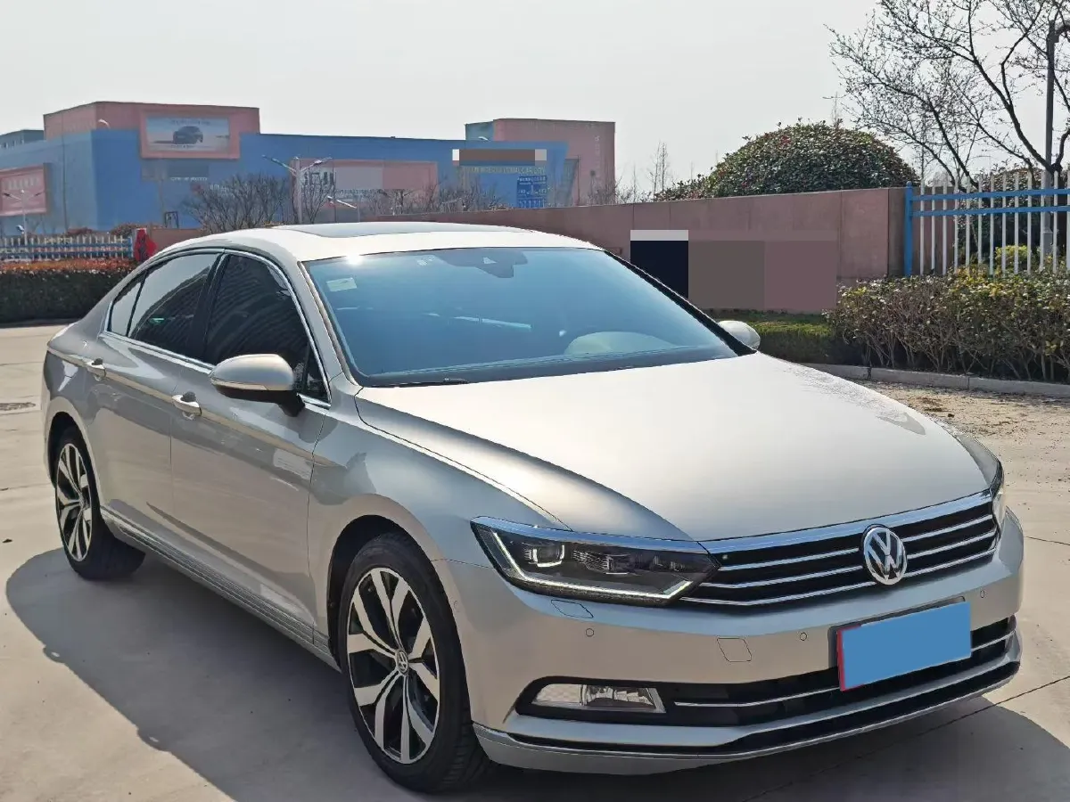 2019 Volkswagen Magotan 2.0T 186HP L4 7DCT,autocango,china used car exporter,china ev exporter,chinese used car exporter,chinese used ev exporter