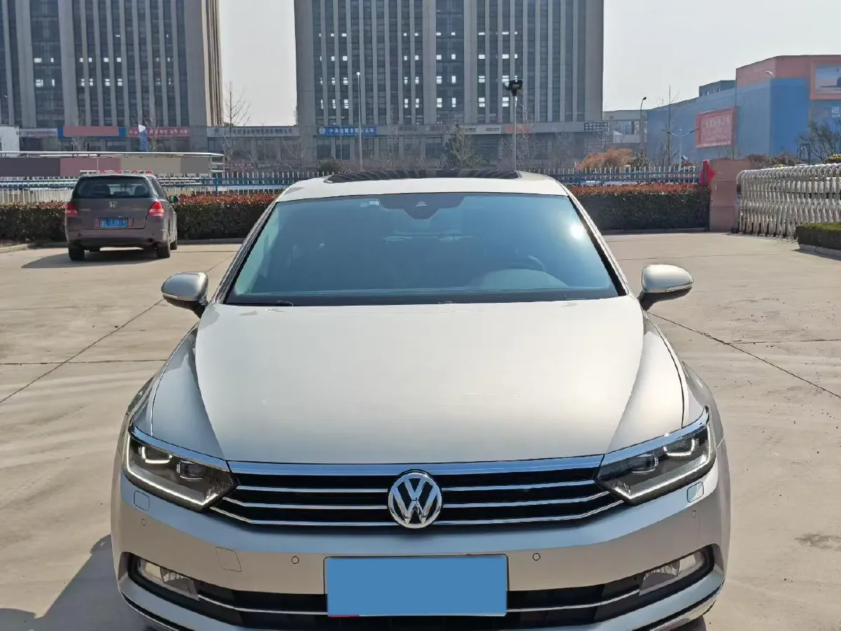 2019 Volkswagen Magotan 2.0T 186HP L4 7DCT,autocango,china used car exporter,china ev exporter,chinese used car exporter,chinese used ev exporter