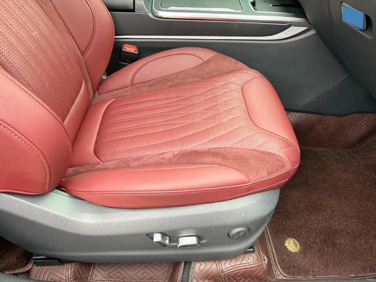 2023 HongQi HS5 2.0T 252HP L4 8AT,autocango,china used car exporter,china ev exporter,chinese used car exporter,chinese used ev exporter