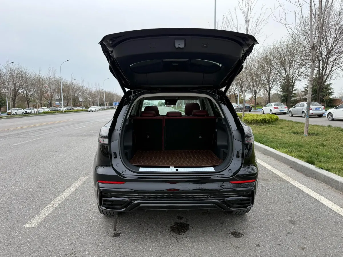 2023 HongQi HS5 2.0T 252HP L4 8AT,autocango,china used car exporter,china ev exporter,chinese used car exporter,chinese used ev exporter