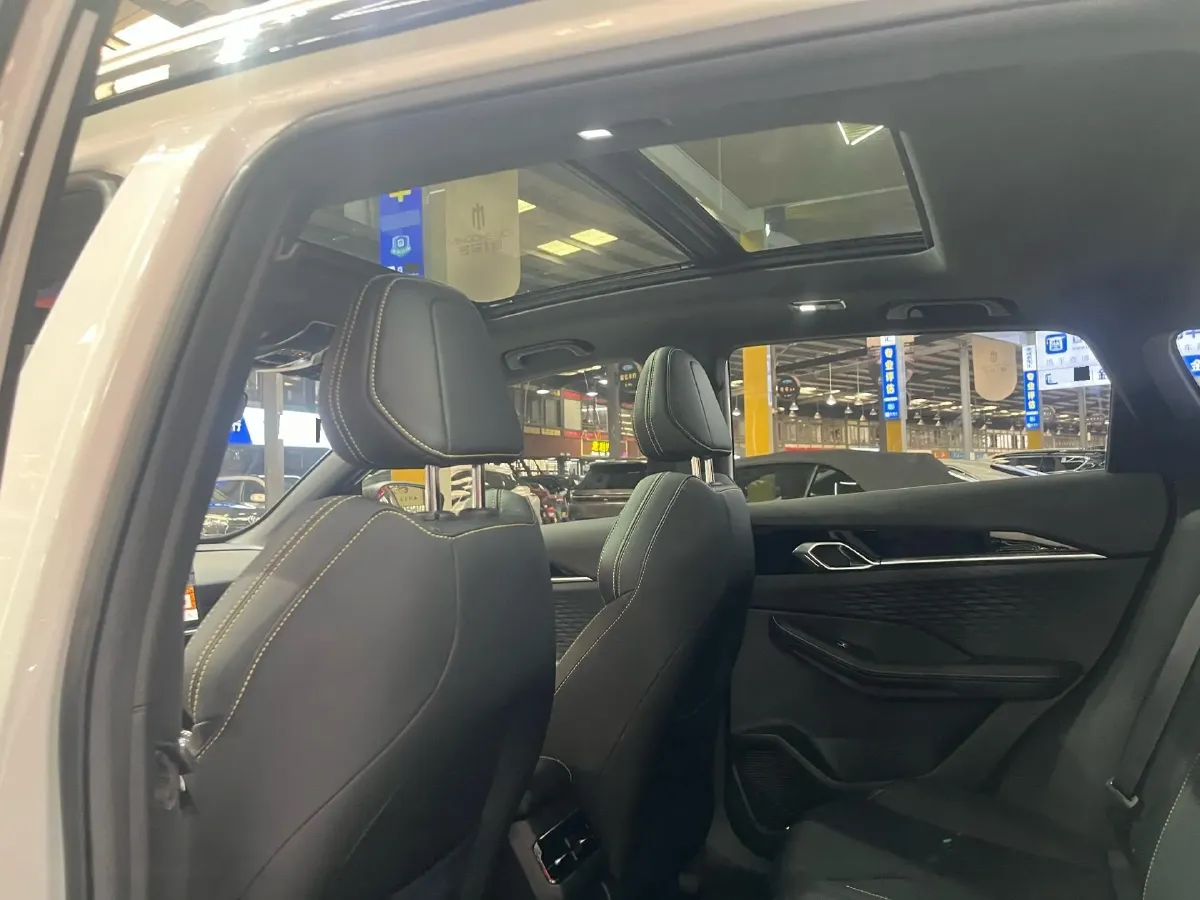 2025 Geely Coolray 1.5T 181HP L4 7DCT,autocango,china used car exporter,china ev exporter,chinese used car exporter,chinese used ev exporter