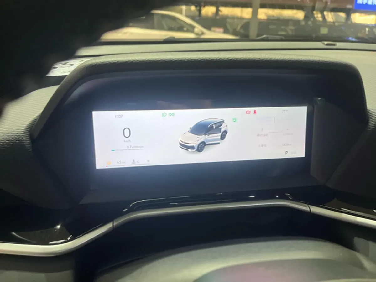 2025 Geely Coolray 1.5T 181HP L4 7DCT,autocango,china used car exporter,china ev exporter,chinese used car exporter,chinese used ev exporter