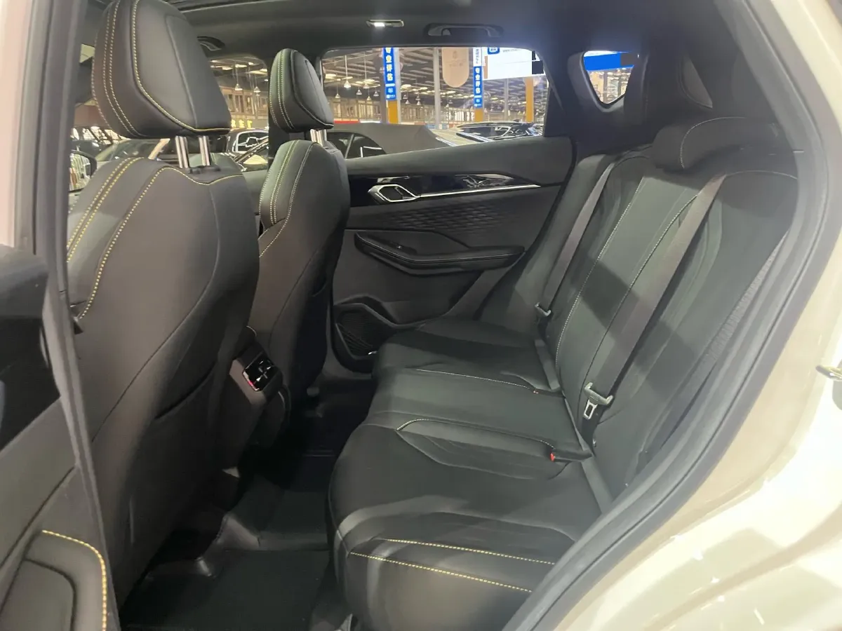 2025 Geely Coolray 1.5T 181HP L4 7DCT,autocango,china used car exporter,china ev exporter,chinese used car exporter,chinese used ev exporter