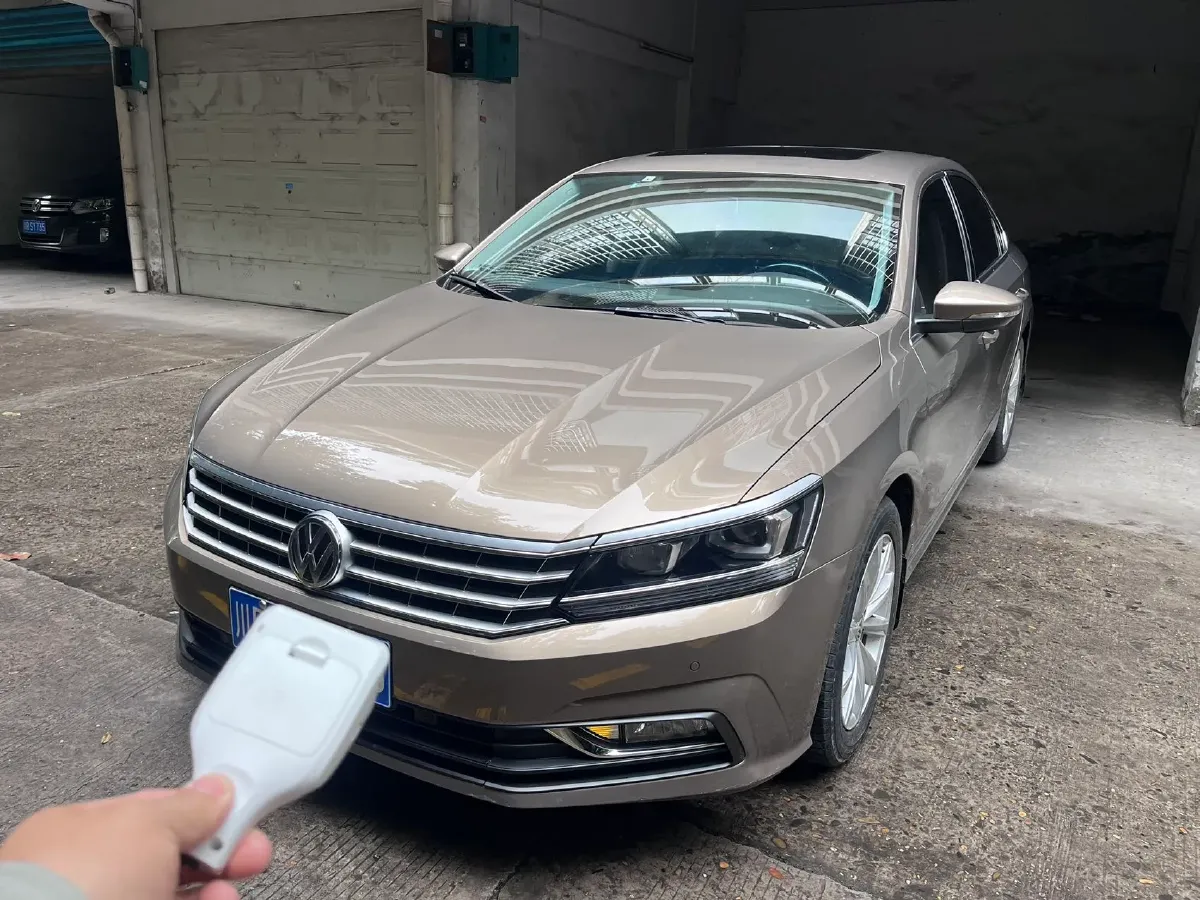 2017 Volkswagen Passat 1.8T 180HP L4 7DCT,autocango,china used car exporter,china ev exporter,chinese used car exporter,chinese used ev exporter
