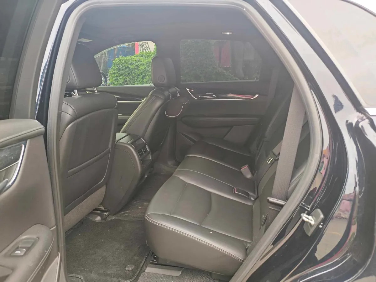 2022 Cadillac XT5 2.0T 237HP L4 9AT,autocango,china used car exporter,china ev exporter,chinese used car exporter,chinese used ev exporter