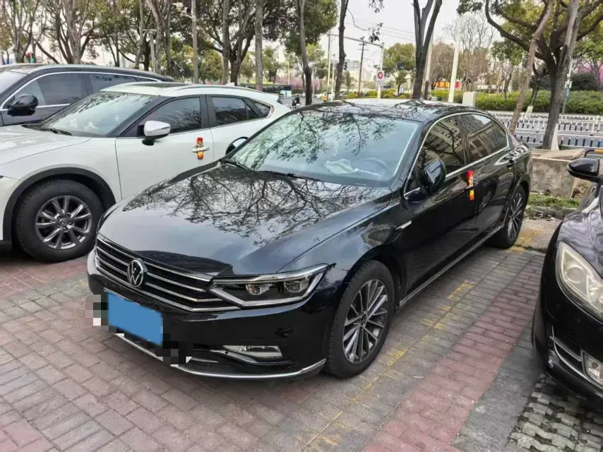 2020 Volkswagen Magotan 2.0T 186HP L4 7DCT,autocango,china used car exporter,china ev exporter,chinese used car exporter,chinese used ev exporter