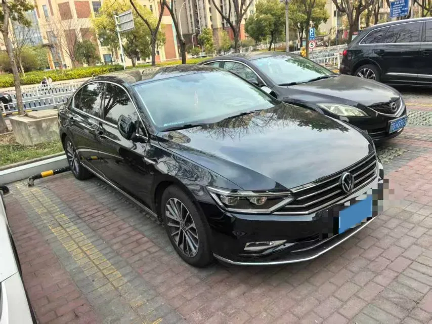 2020 Volkswagen Magotan 2.0T 186HP L4 7DCT,autocango,china used car exporter,china ev exporter,chinese used car exporter,chinese used ev exporter