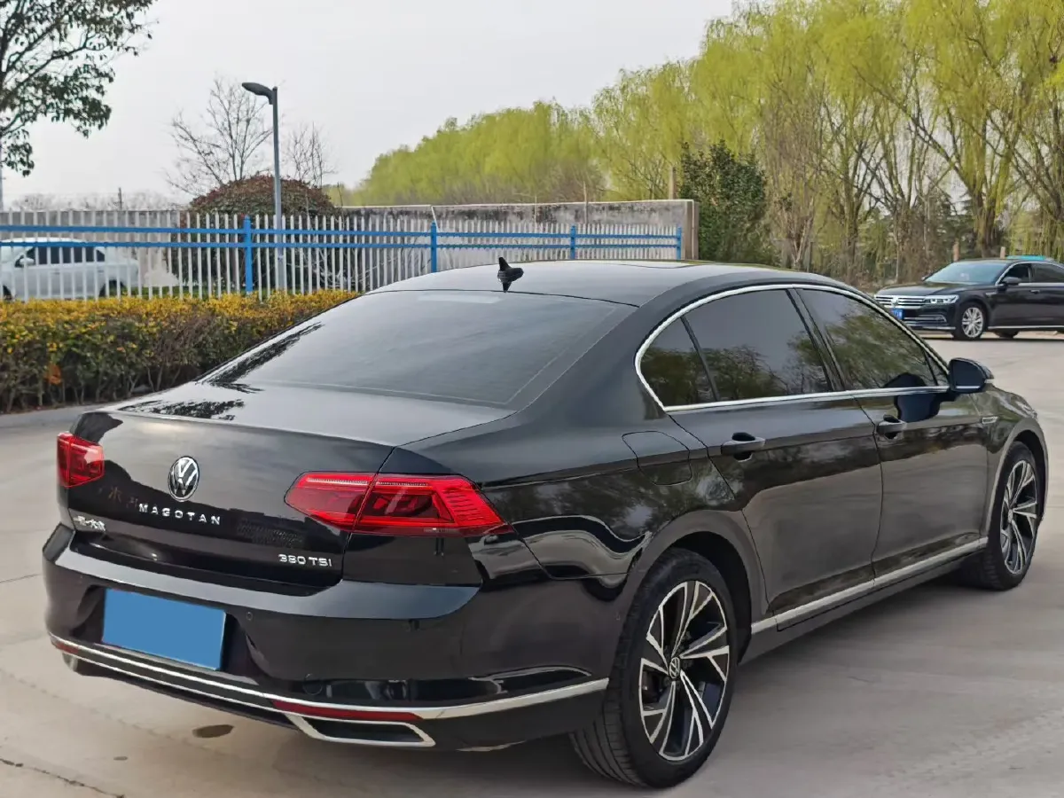 2021 Volkswagen Magotan 2.0T 186HP L4 7DCT,autocango,china used car exporter,china ev exporter,chinese used car exporter,chinese used ev exporter