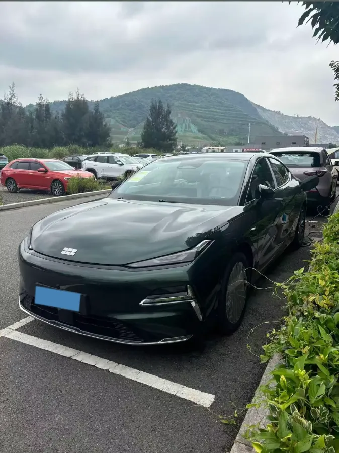 2025 Geely Galaxy Starshine 8 1.5T 163HP L4 3DHT PHEV 27.69KWH,autocango,china used car exporter,china ev exporter,chinese used car exporter,chinese used ev exporter