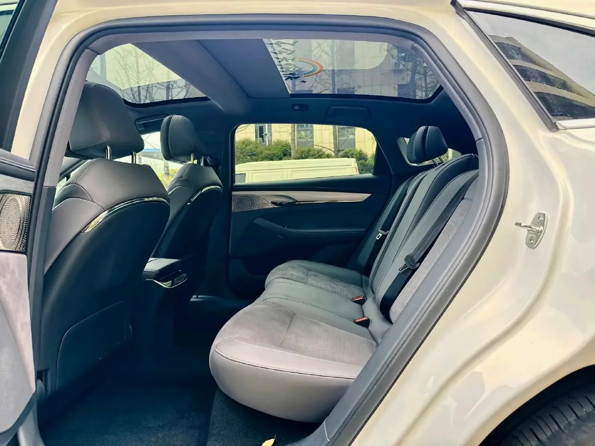 2024 Voyah ZhuiGuang 1.5T 136HP L4 PHEV 43KWH,autocango,china used car exporter,china ev exporter,chinese used car exporter,chinese used ev exporter