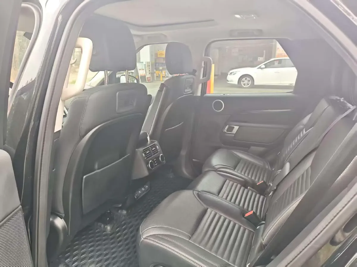 2021 Land Rover Discovery 2.0T 300HP L4 8AT,autocango,china used car exporter,china ev exporter,chinese used car exporter,chinese used ev exporter