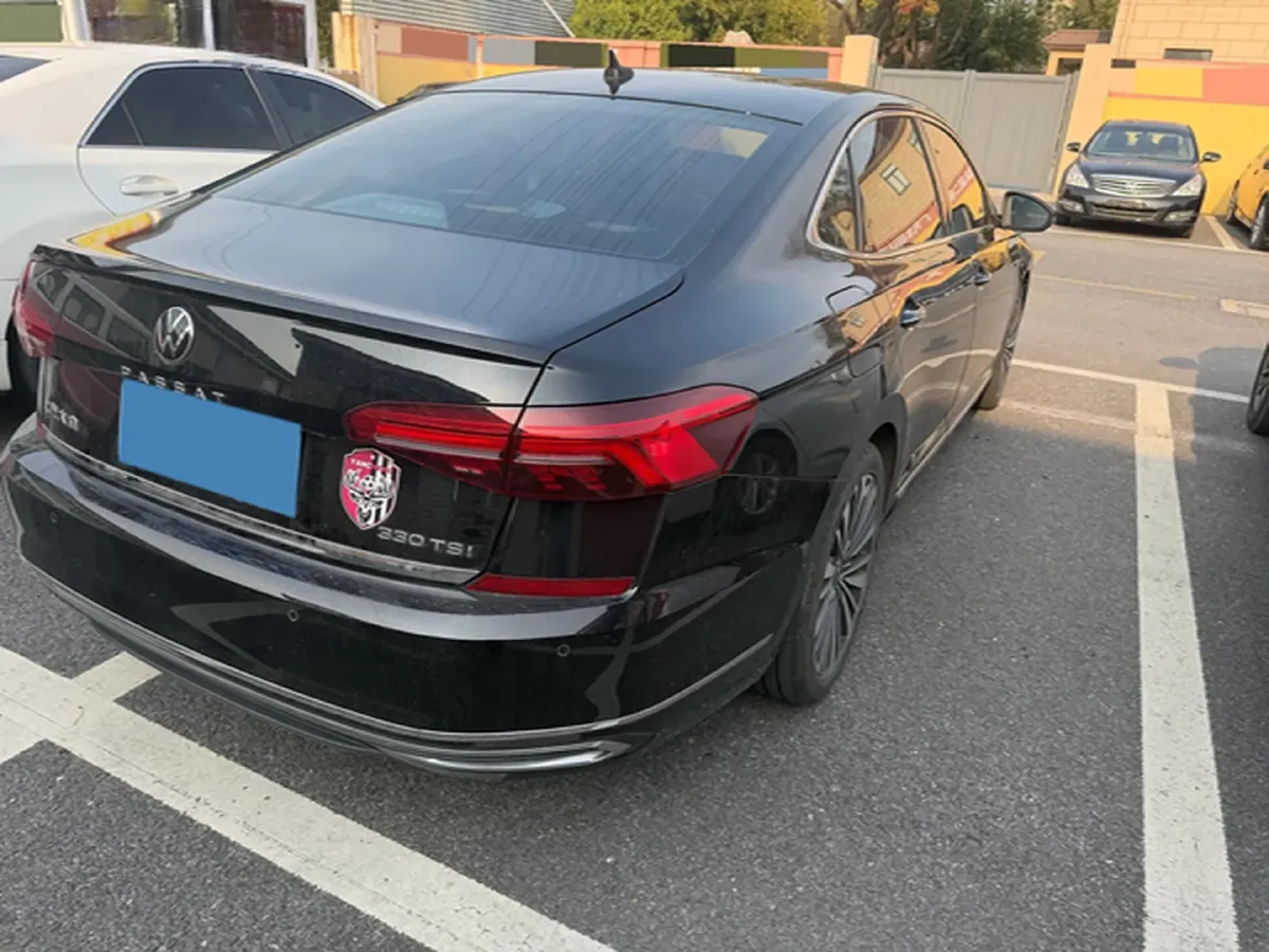 2021 Volkswagen Passat 2.0T 186HP L4 7DCT,autocango,china used car exporter,china ev exporter,chinese used car exporter,chinese used ev exporter