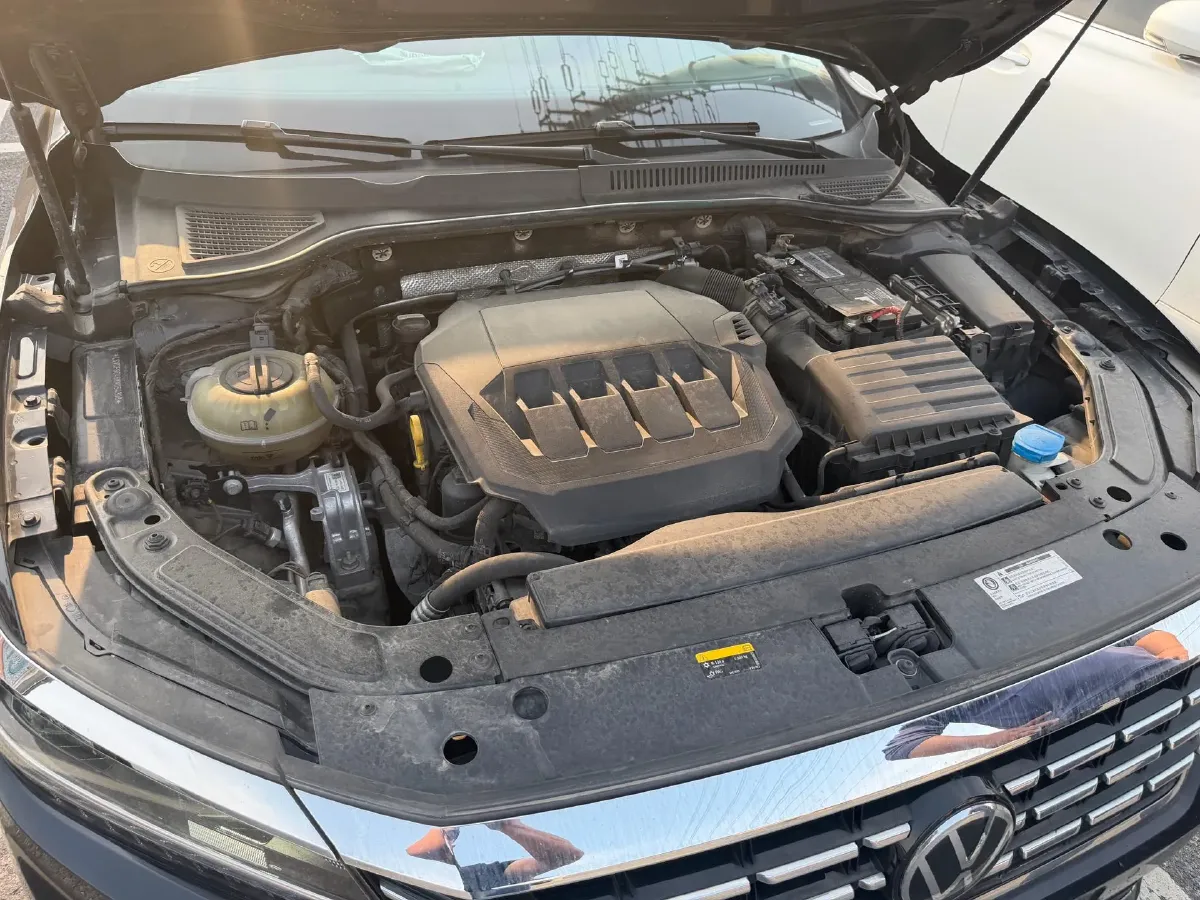 2021 Volkswagen Passat 2.0T 186HP L4 7DCT,autocango,china used car exporter,china ev exporter,chinese used car exporter,chinese used ev exporter