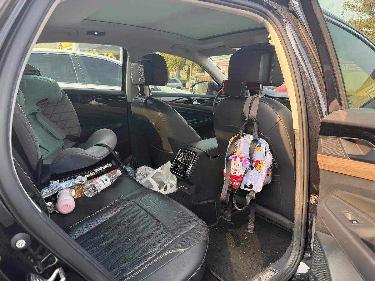 2021 Volkswagen Passat 2.0T 186HP L4 7DCT,autocango,china used car exporter,china ev exporter,chinese used car exporter,chinese used ev exporter