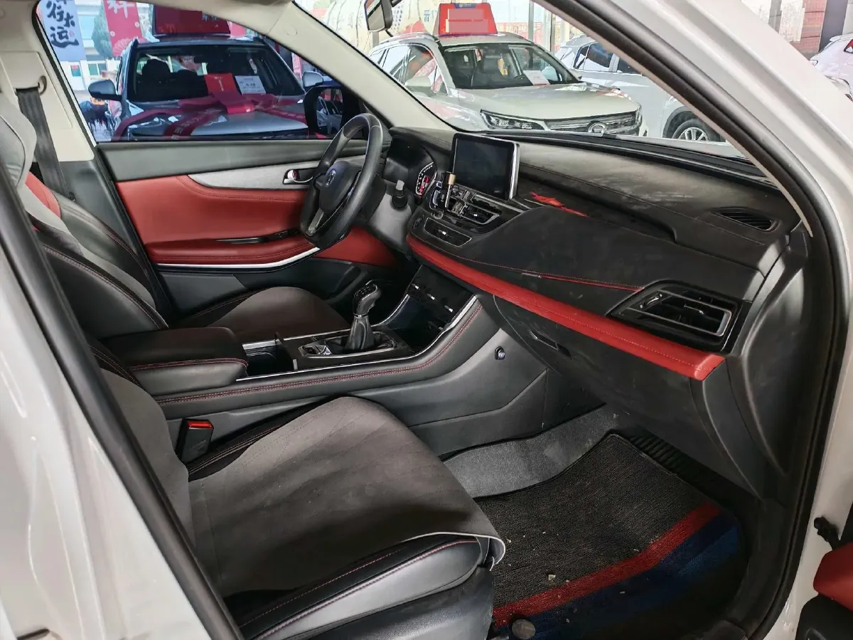 2023 ChangAn CS75 1.5T 188HP L4 6MT,autocango,china used car exporter,china ev exporter,chinese used car exporter,chinese used ev exporter