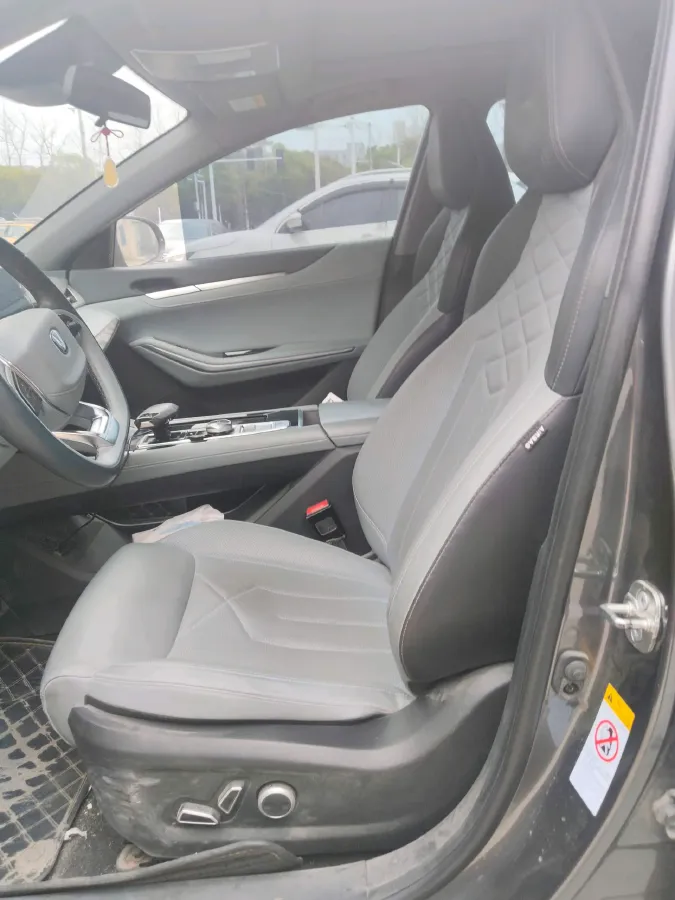 2023 ChangAn Raeton Plus 1.5T 188HP L4 7DCT,autocango,china used car exporter,china ev exporter,chinese used car exporter,chinese used ev exporter