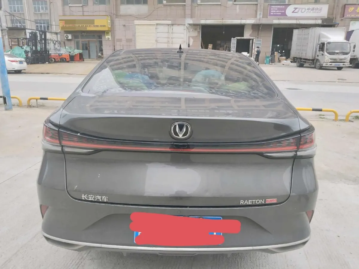 2023 ChangAn Raeton Plus 1.5T 188HP L4 7DCT,autocango,china used car exporter,china ev exporter,chinese used car exporter,chinese used ev exporter