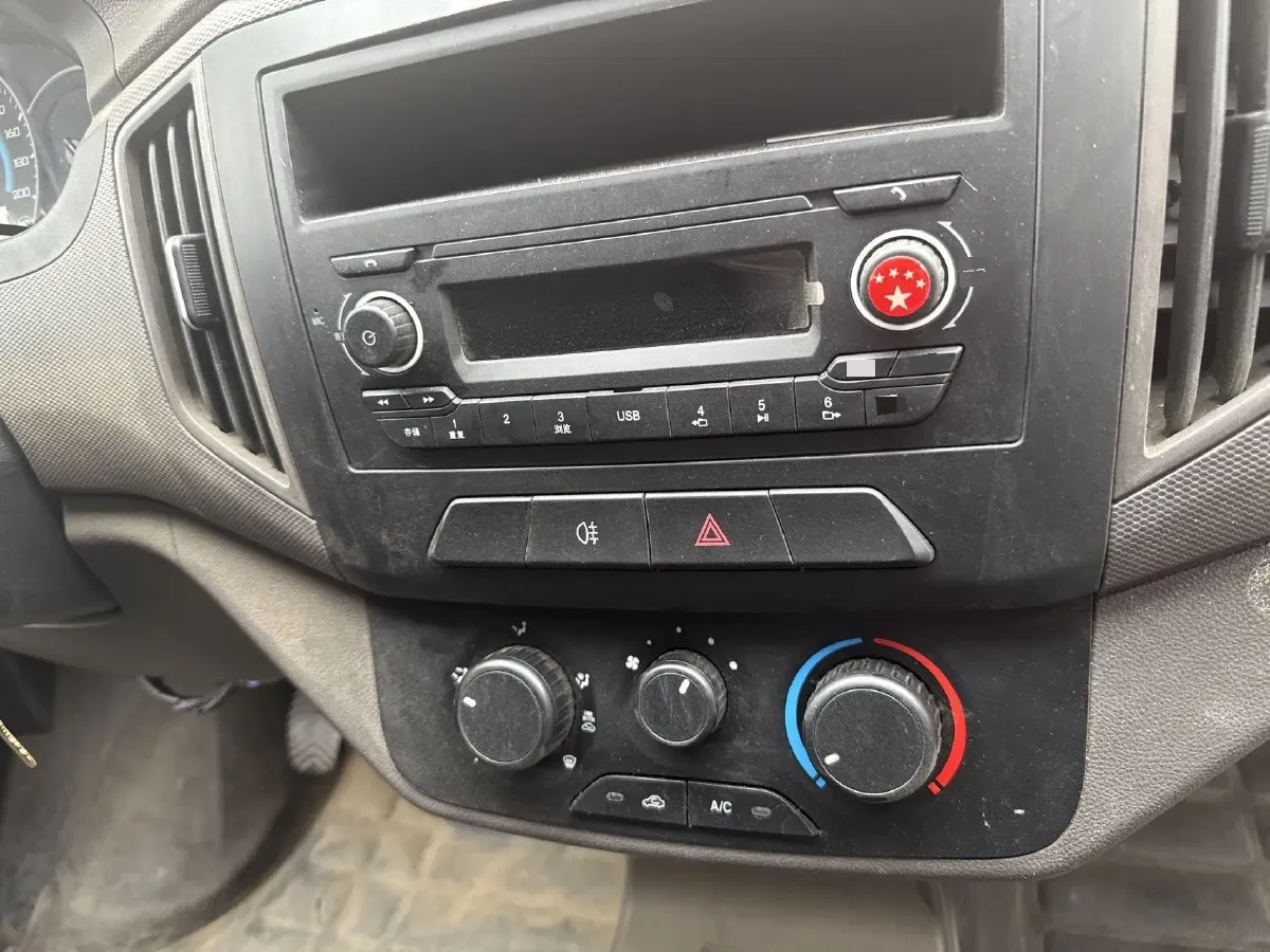 2023 WuLing RongGuang New Truck 2.0L 136HP L4 5MT,autocango,china used car exporter,china ev exporter,chinese used car exporter,chinese used ev exporter