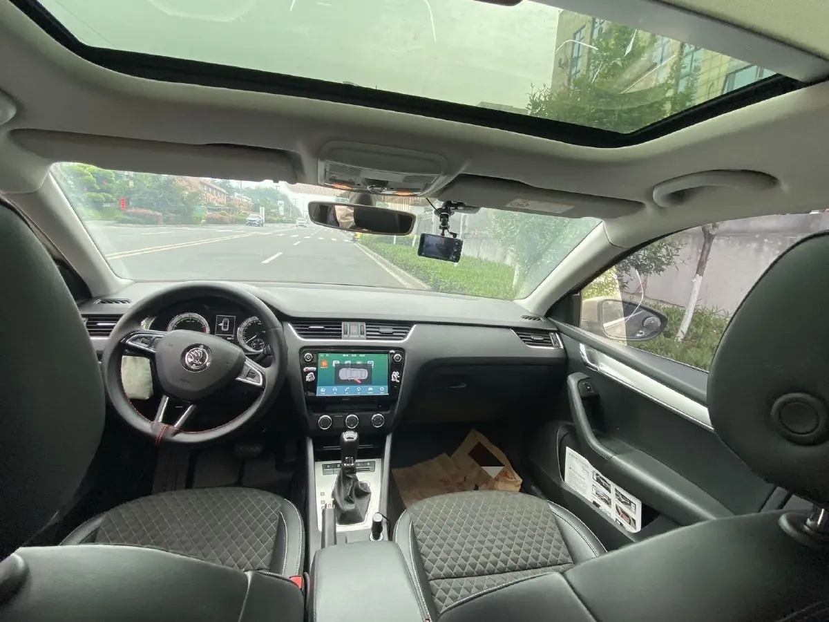 2018 Skoda Octavia 1.2T 116HP L4 7DCT,autocango,china used car exporter,china ev exporter,chinese used car exporter,chinese used ev exporter