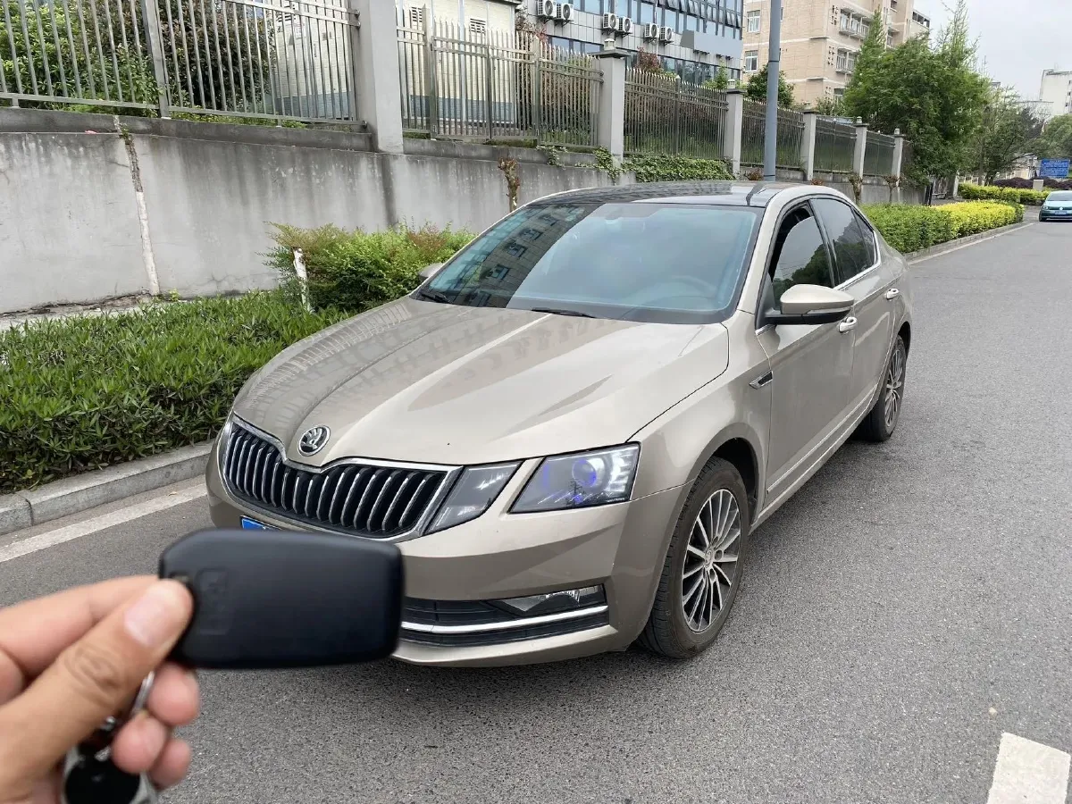 2018 Skoda Octavia 1.2T 116HP L4 7DCT,autocango,china used car exporter,china ev exporter,chinese used car exporter,chinese used ev exporter