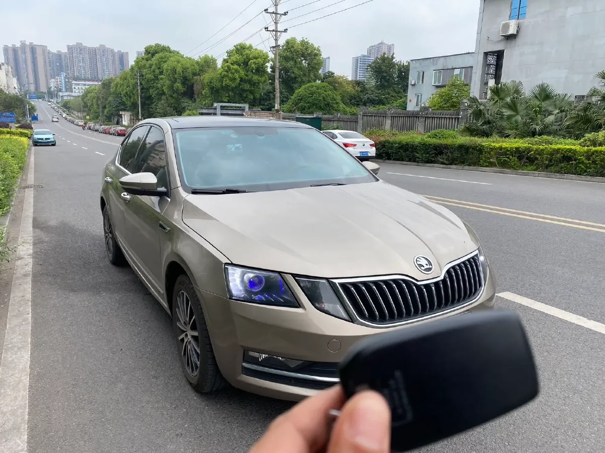 2018 Skoda Octavia 1.2T 116HP L4 7DCT,autocango,china used car exporter,china ev exporter,chinese used car exporter,chinese used ev exporter