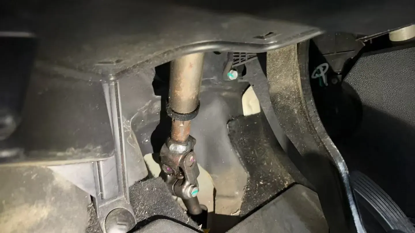 2021 Roewe i5 1.5L 120HP L4 CVT,autocango,china used car exporter,china ev exporter,chinese used car exporter,chinese used ev exporter